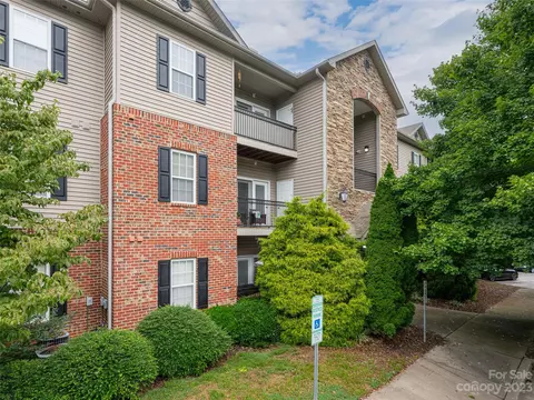 325 Appeldoorn Cir, Asheville, NC 28803