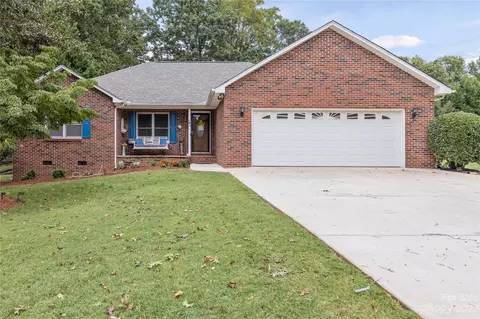 2047 Cameron Heights Cir, Denver, NC 28037