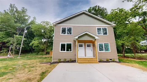4 Th Street Ne Ln NE, Hickory, NC 28601