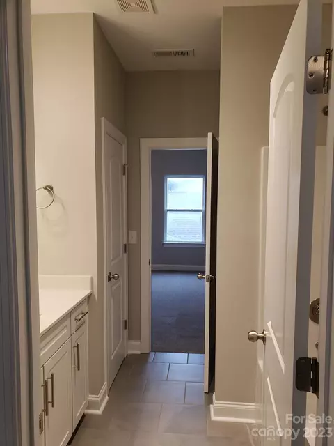 1819 Edgewater Nw Dr NW, Conover, NC 28613 photo 10