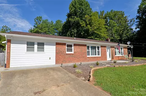 273 Cherokee Way, Marion, NC 28752