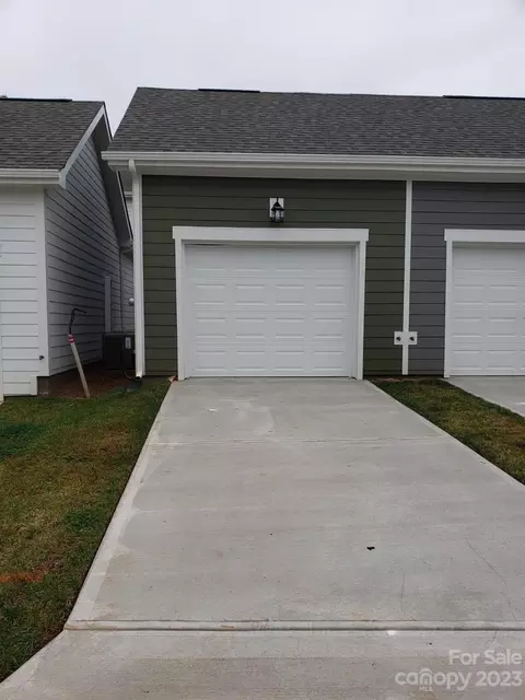 1807 Edgewater Nw Dr NW, Conover, NC 28613 photo 14