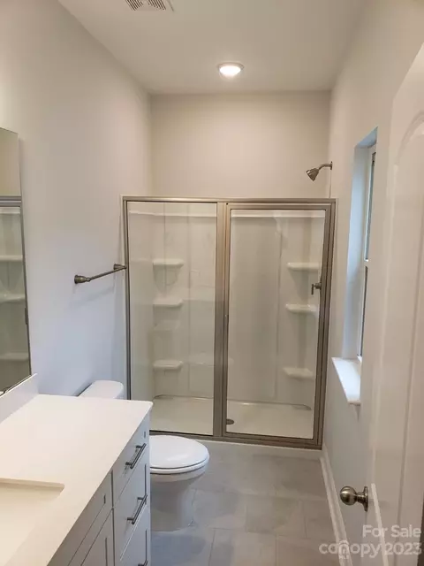 1807 Edgewater Nw Dr NW, Conover, NC 28613 photo 9
