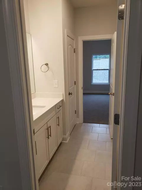 1807 Edgewater Nw Dr NW, Conover, NC 28613 photo 13