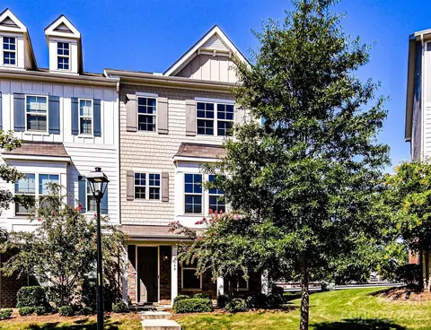 9348 Ainslie Downs St, Charlotte, NC 28273