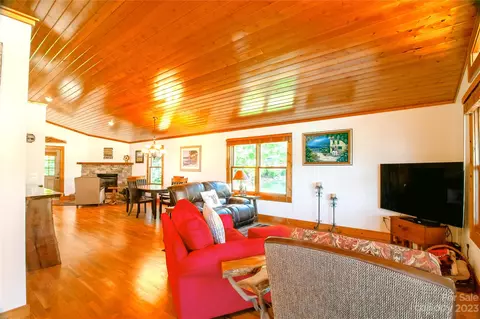 419 Panoramic Loop, Maggie Valley, NC 28751 photo 6