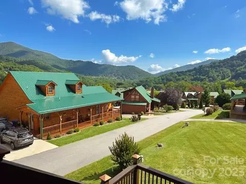 419 Panoramic Loop, Maggie Valley, NC 28751 photo 4