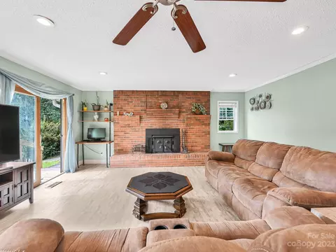 40 Conner Rd, Candler, NC 28715 photo 4