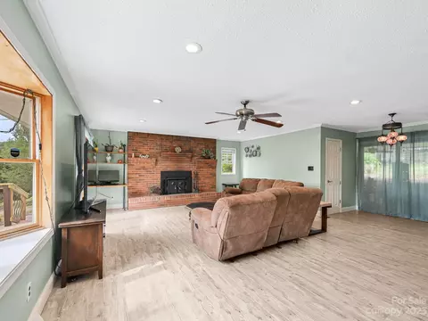40 Conner Rd, Candler, NC 28715 photo 3