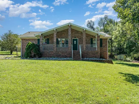 1922 Robinwood Rd, Newton, NC 28658