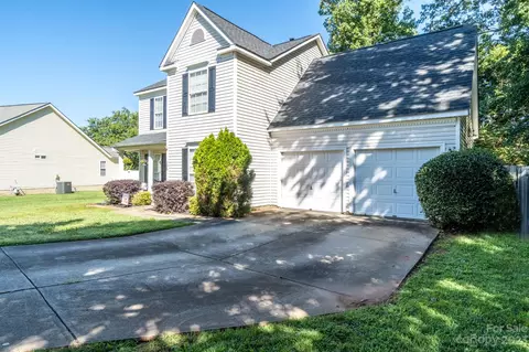 105 Mulberry Ct, Mount Holly, NC 28120