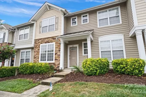 316 Sugar Ridge Ct, Fort Mill, SC 29708