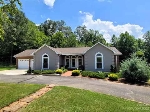 1840 Loven Dr, Morganton, NC 28655