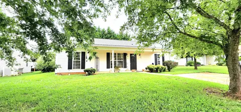 321 Split Oak Ln, Inman, SC 29349