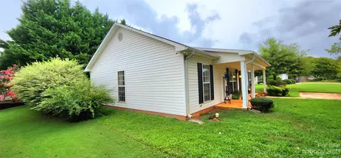 321 Split Oak Ln, Inman, SC 29349 photo 2