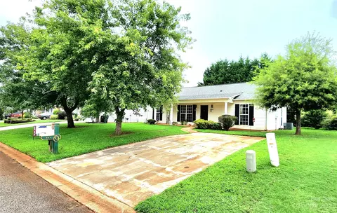 321 Split Oak Ln, Inman, SC 29349 photo 3
