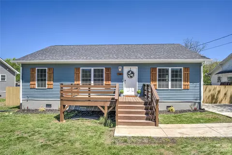 68 Belle Meade Dr, Waynesville, NC 28786