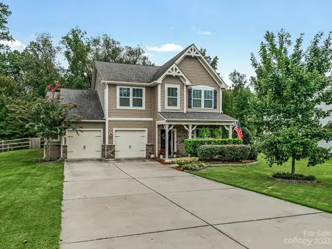 7411 Edgefield Ct, Matthews, NC 28104
