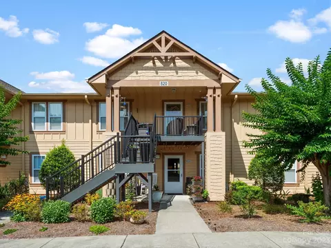2003 Deermouse Way, Hendersonville, NC 28792