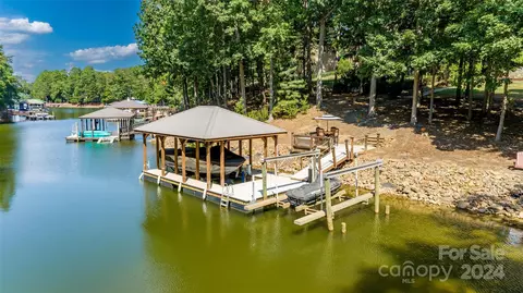 8921 Linden Grove Ct, Sherrills Ford, NC 28673