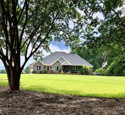 195 Thomas Rd, Clover, SC 29710