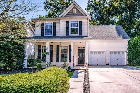 9420 Greenbank Ct, Charlotte, NC 28214