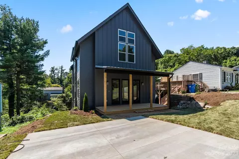 204 Aurora Dr, Asheville, NC 28805