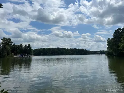 12048 Mariners Cove 372 Ct #372, Lancaster, SC 29720