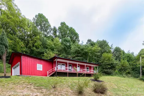 262 Pinehaven Dr, Clyde, NC 28721
