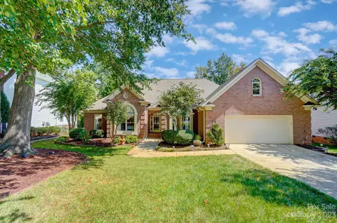 16112 Northstone Dr, Huntersville, NC 28078