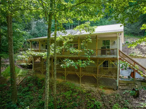 747 Coyote Hollow Rd, Waynesville, NC 28785