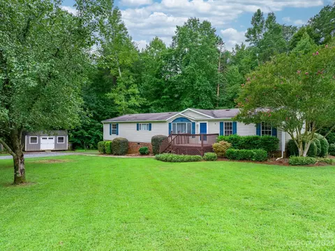 5120 Green Leaf Ct, Mount Holly, NC 28120