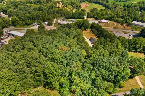 Sir George Circle, Statesville, NC 28677