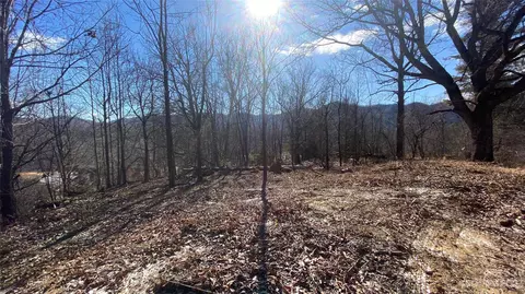 597 Old Toll Rd, Black Mountain, NC 28711