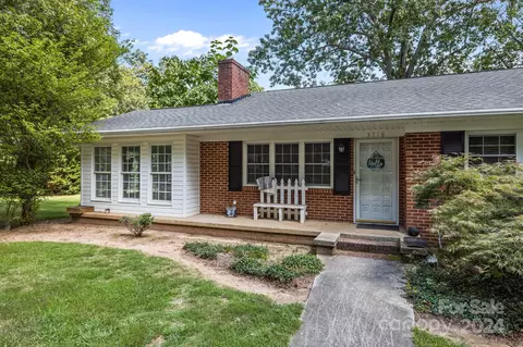 3718 Chapel Grove School Rd, Gastonia, NC 28052