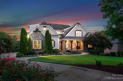 17903 Golden Meadow Ct, Davidson, NC 28036
