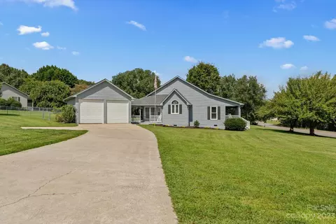 2101 Evergreen 5 Dr #5, Newton, NC 28658