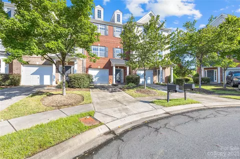 9772 Walkers Glen Dr, Concord, NC 28027