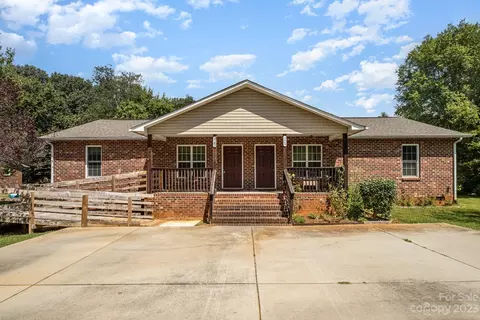 3447 Country Acres Dr, Maiden, NC 28650