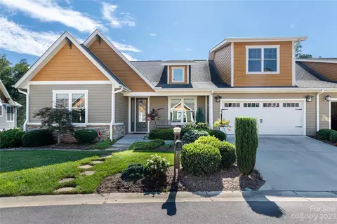 61 Creekside View Dr, Asheville, NC 28804