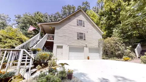 129 Falling Spring Rd, Clyde, NC 28721 photo 3