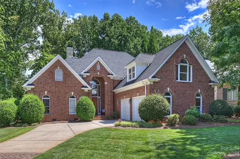 18700 Lanteen Brook Ct, Cornelius, NC 28031