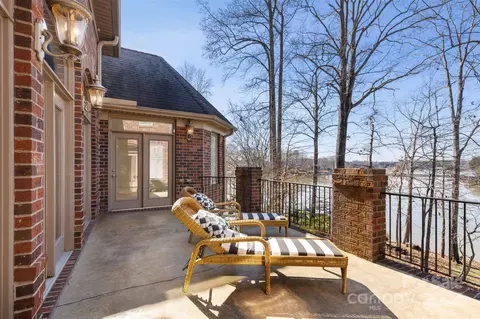 146 W Maranta Rd, Mooresville, NC 28117