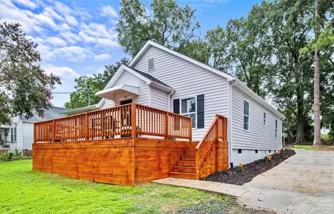 108 Hampton St, Chester, SC 29706 photo 2