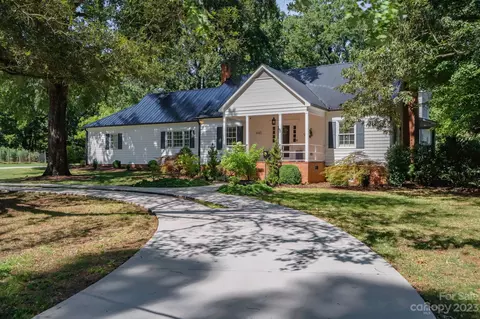 445 Pine Rd, Davidson, NC 28036