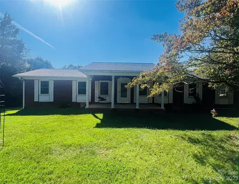 114 Palmer Ln, Statesville, NC 28677
