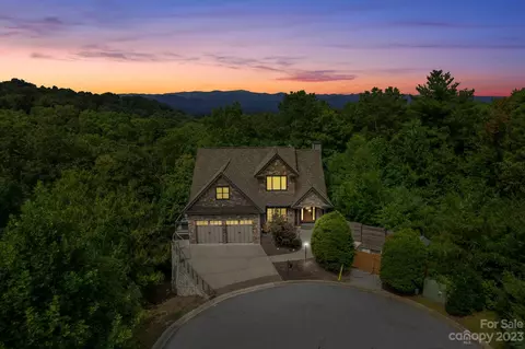 109 Wood Owl Ct, Hendersonville, NC 28791