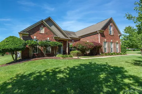 7715 Pope Farm Rd, Charlotte, NC 28269