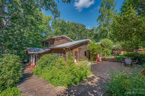220 Creekside Ln, Tryon, NC 28782