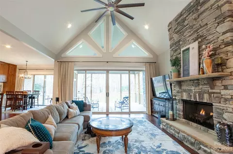 169 Thomas Rd, Clover, SC 29710 photo 8
